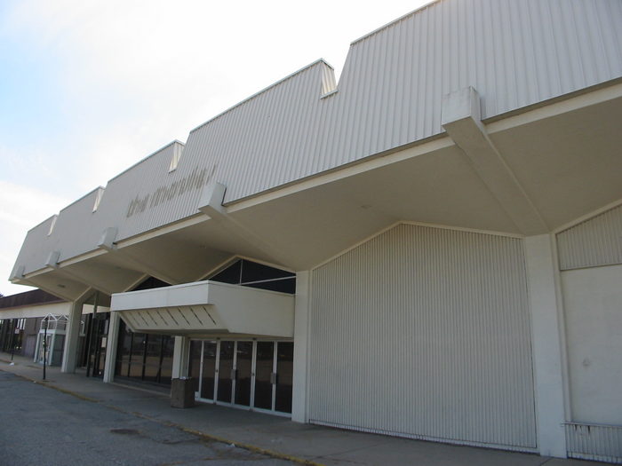 Movies at Woodland - Aug 2002 (newer photo)